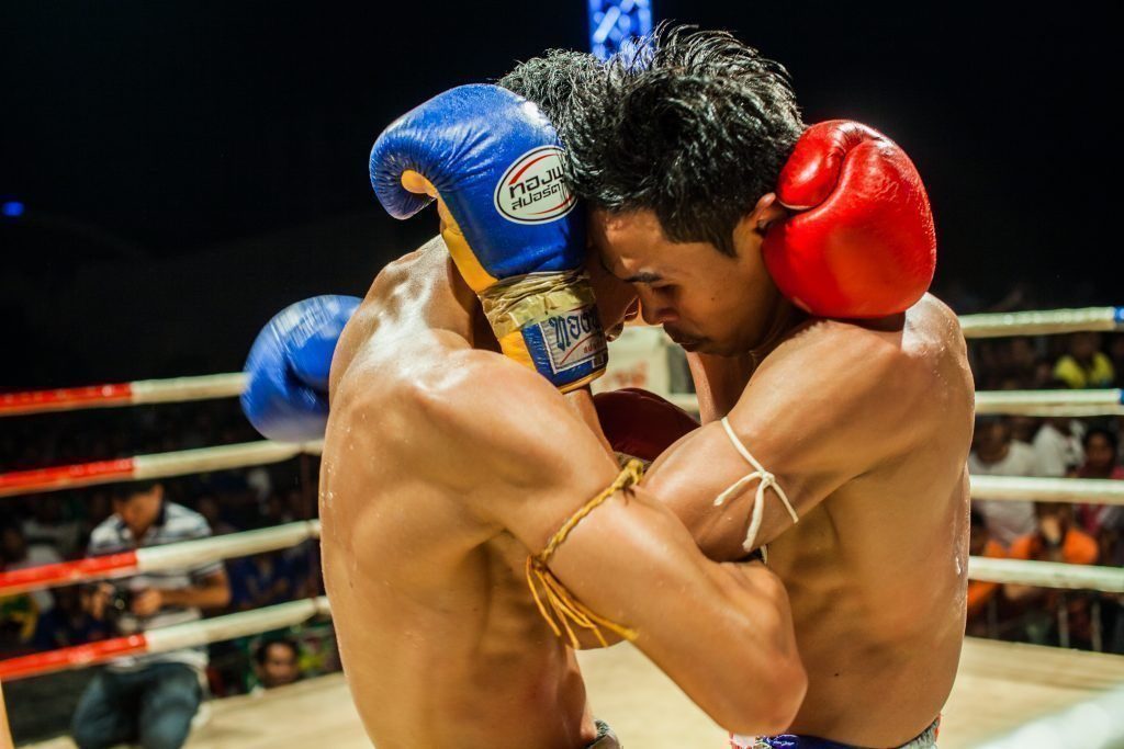 Domina el clinch en el Muay Thai: aprende técnicas expertas y brilla en el ring