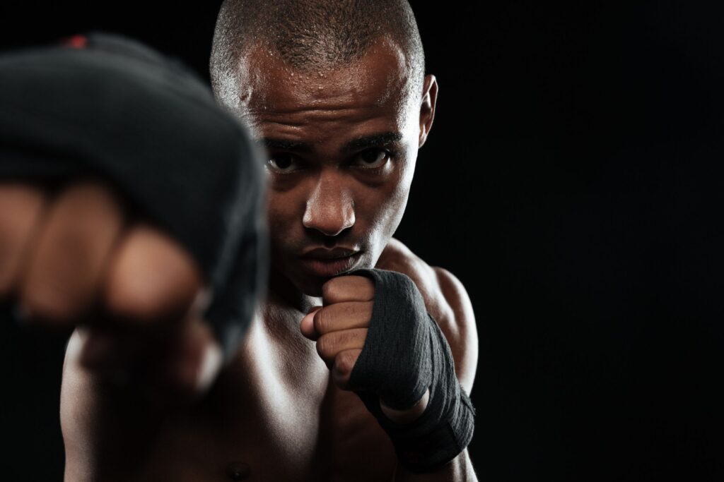Mejora tu rendimiento con el boxeo de sombra y entrenamiento de sparring: descubre las diferencias